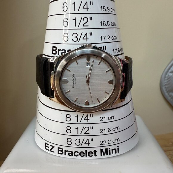 Kenneth Cole Mens Silver Watch With Black Leather Band Analog Date Display - Picture 5 of 12